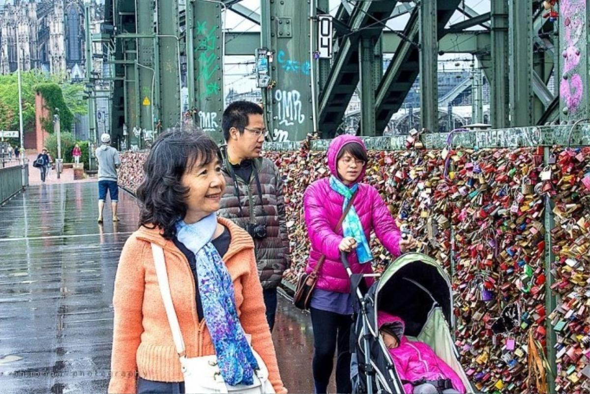 Cologne's love locks bridge