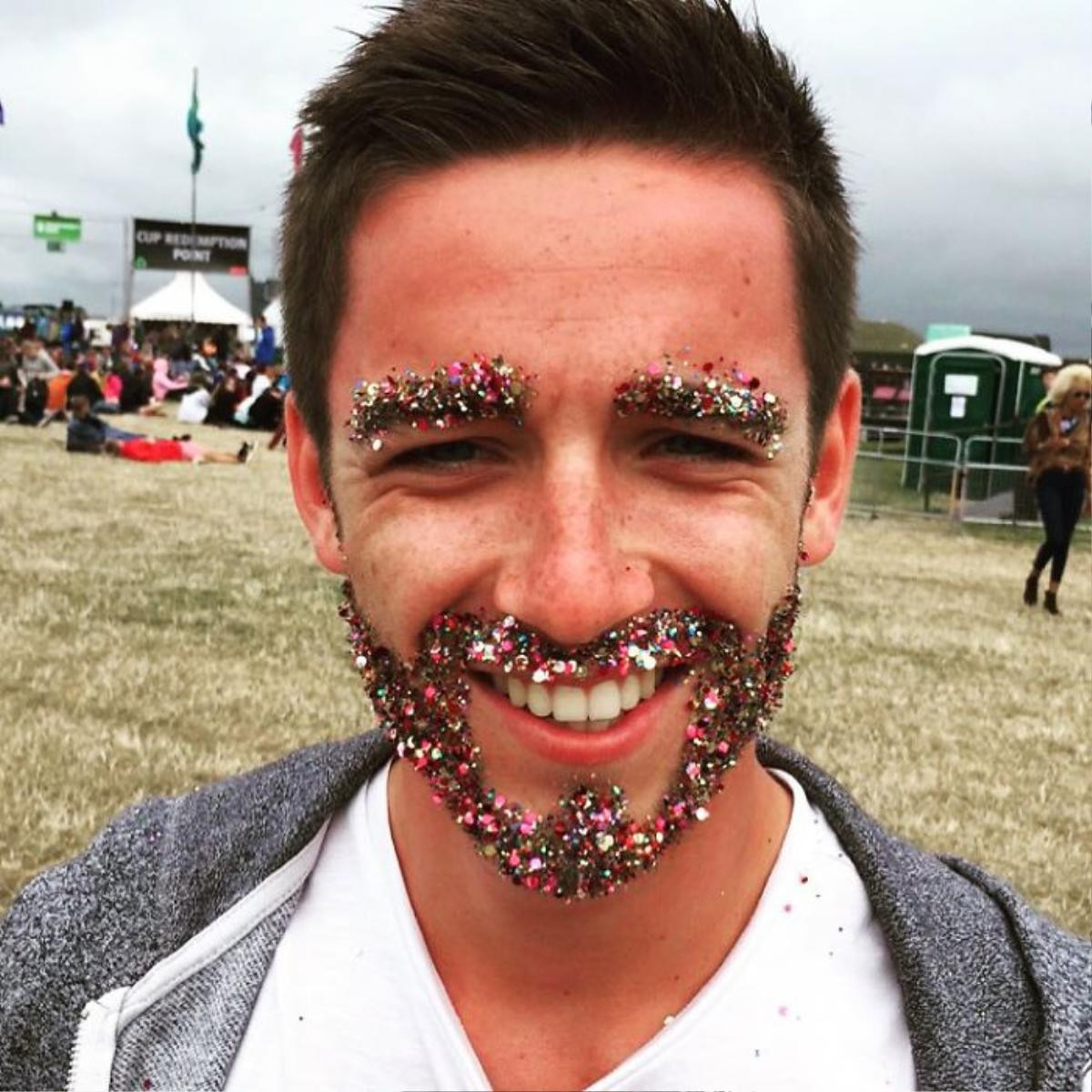 glitter-beard-trend-60__700