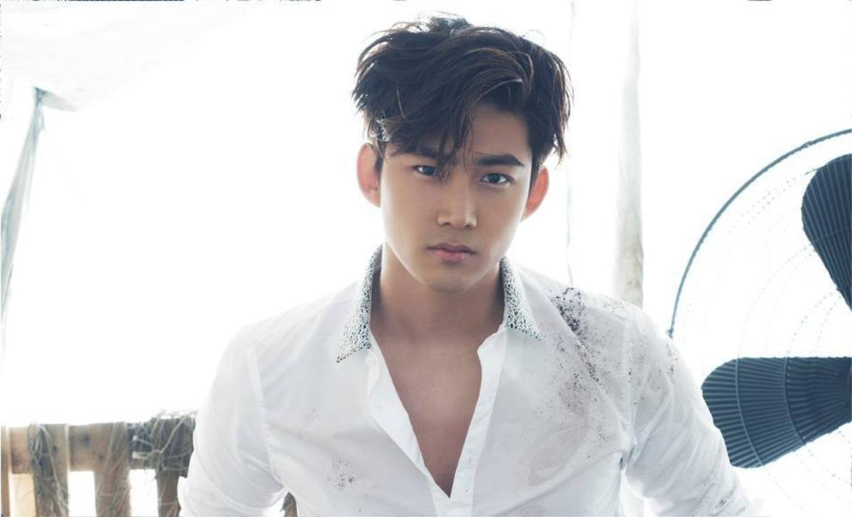 Ok Taecyeon - thành viên nhóm nam 2PM có tính cách thẳng thắn bộc trực, đồng thời thân thiện cởi mở được lòng giới trong nghề.