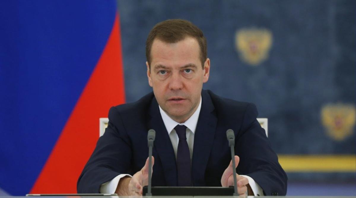 2739020 11/16/2015 November 16, 2015. Russian Prime Minister Dmitry Medvedev chairs a meeting of the Russian government at the Gorki residence near Moscow. Ekaterina Shtukina/Sputnik