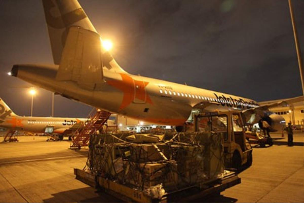 Chuẩn bị lên máy bay - Ảnh do Jetstar Pacific cung cấp.