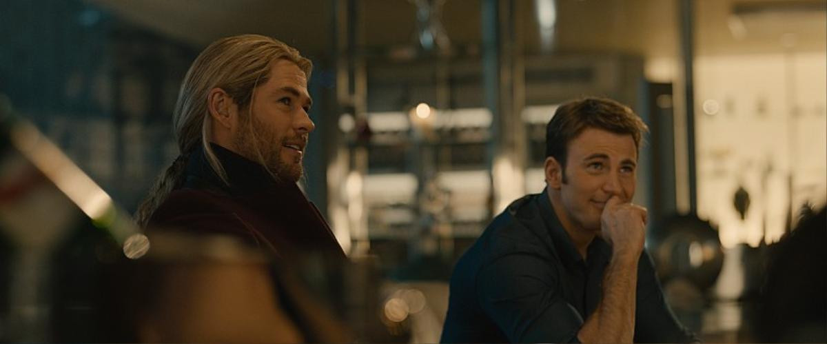 Avengers-2-Age-of-Ultron-HD-Still-Thor-Steve-Rogers-Party