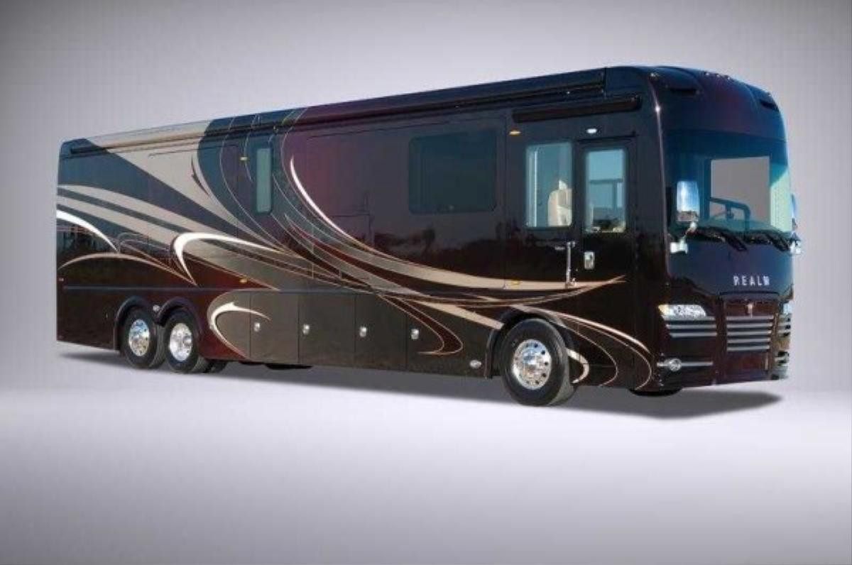 Foretravel_IH-45_Motorhome_2