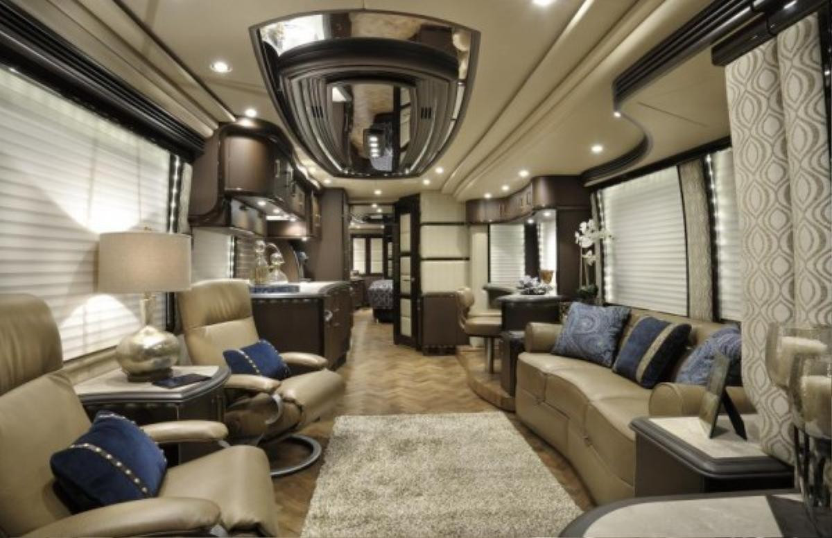 Prevost_H3-45_VIP_Luxury_Motorhome