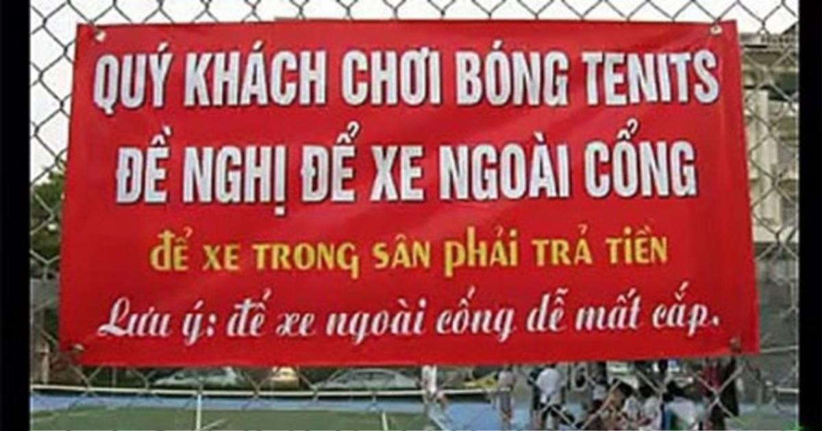 Khách chơi "tenits" nên cân nhắc để xe bên trong hay bên ngoài sân.