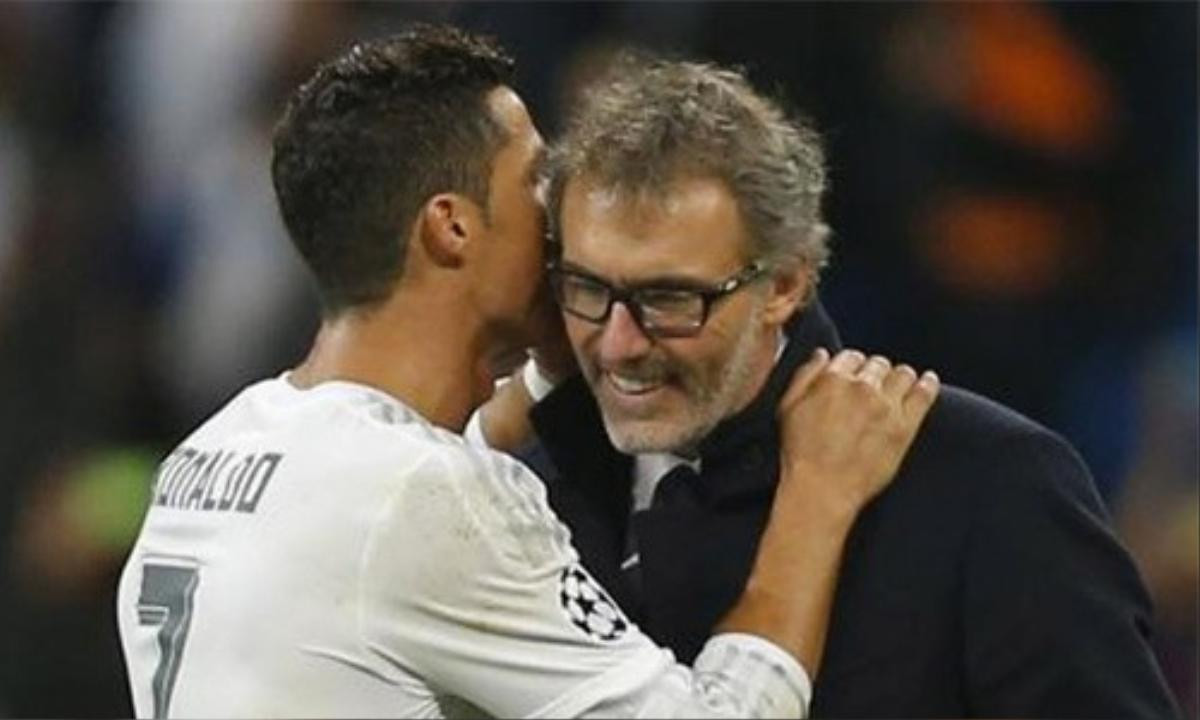 Ronaldo được cho là nói thầm với Laurent Blanc rằng "Tôi muốn chơi cho ông từ mùa sau". 