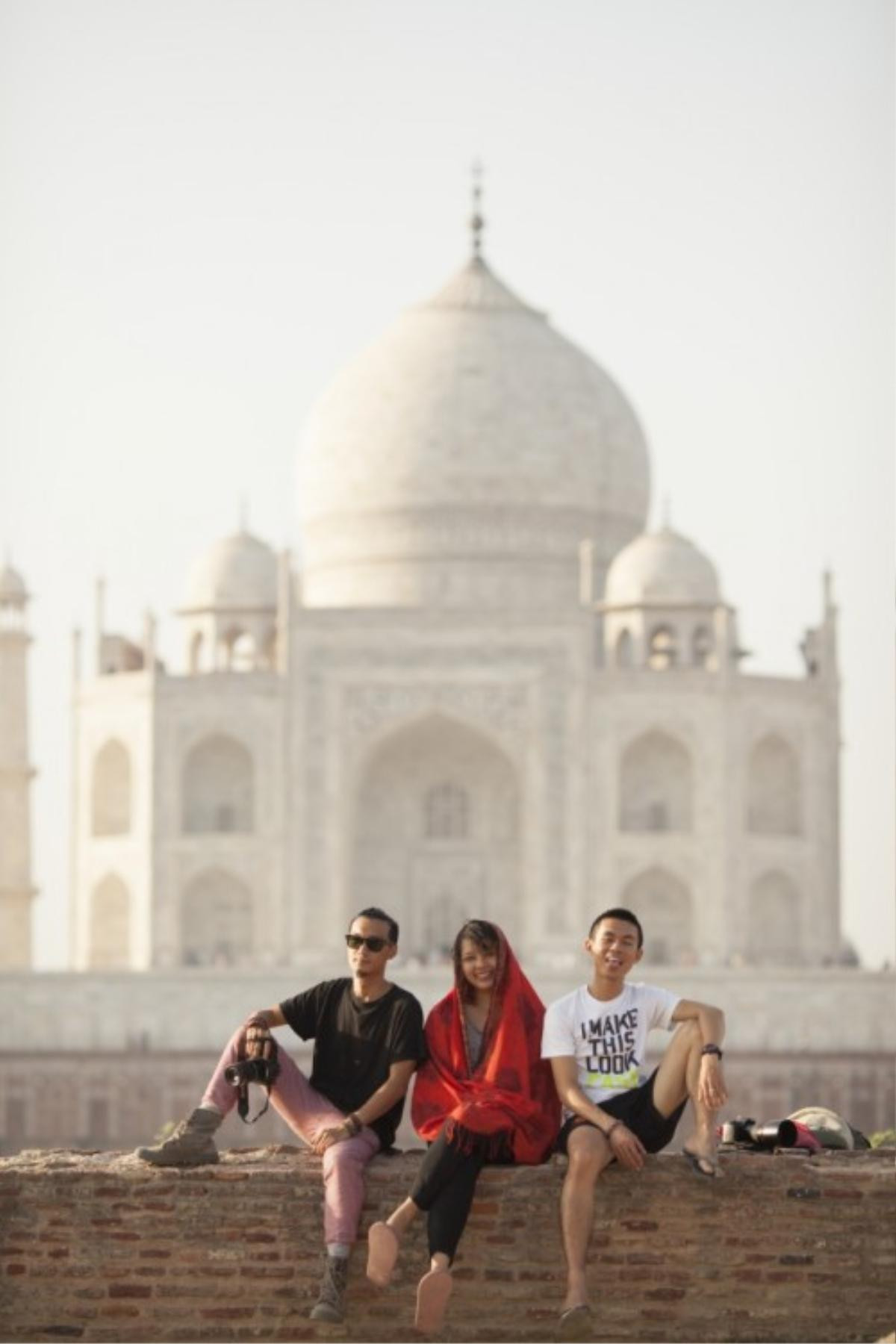 Taj Mahal_Voi 2 nguoi ban than