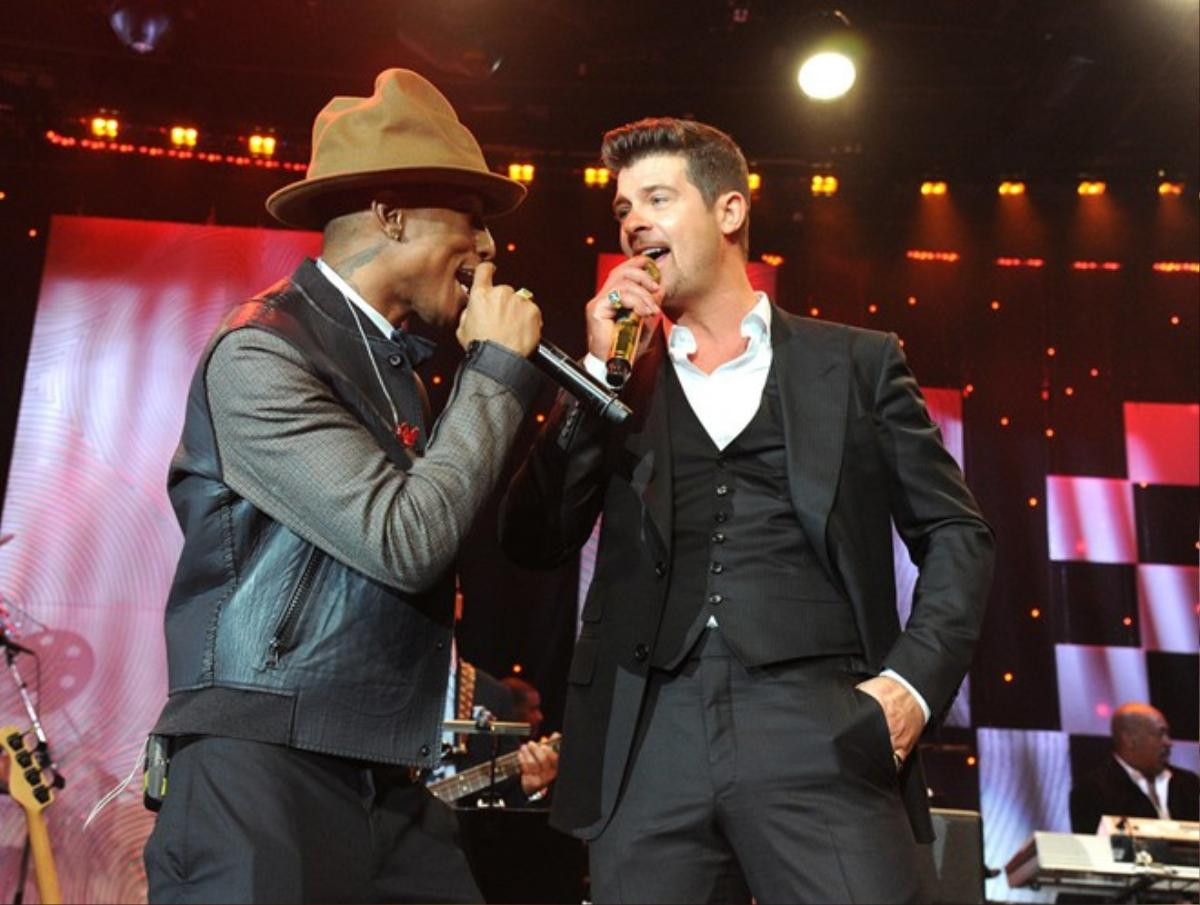 Pharell Williams, Robin Thicke (trong ảnh) và rapper T.I bị tố đạo nhạc trong ca khúc Blurred Lines.