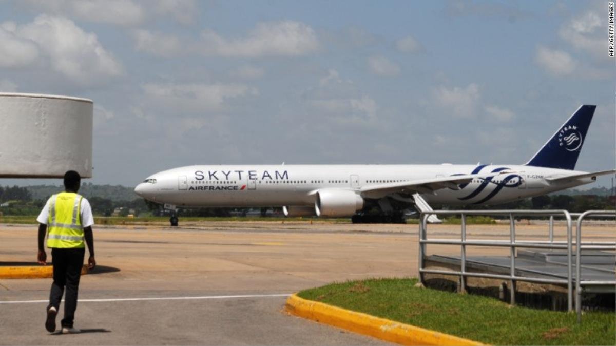 151220090010-kenya-air-france-flight-exlarge-169