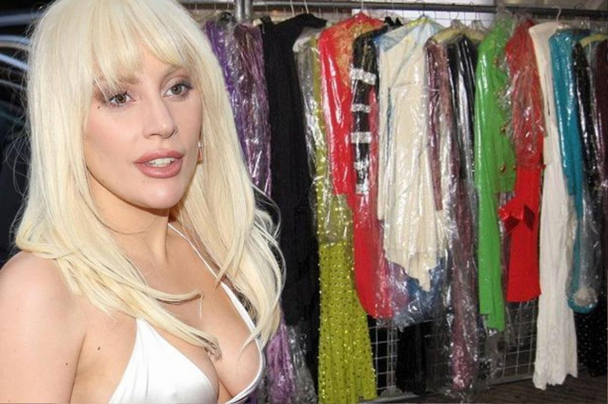 Lady Gaga là fan cuồng của thời trang, cô từng thay tới 4 trang phục trong 1 ngày.