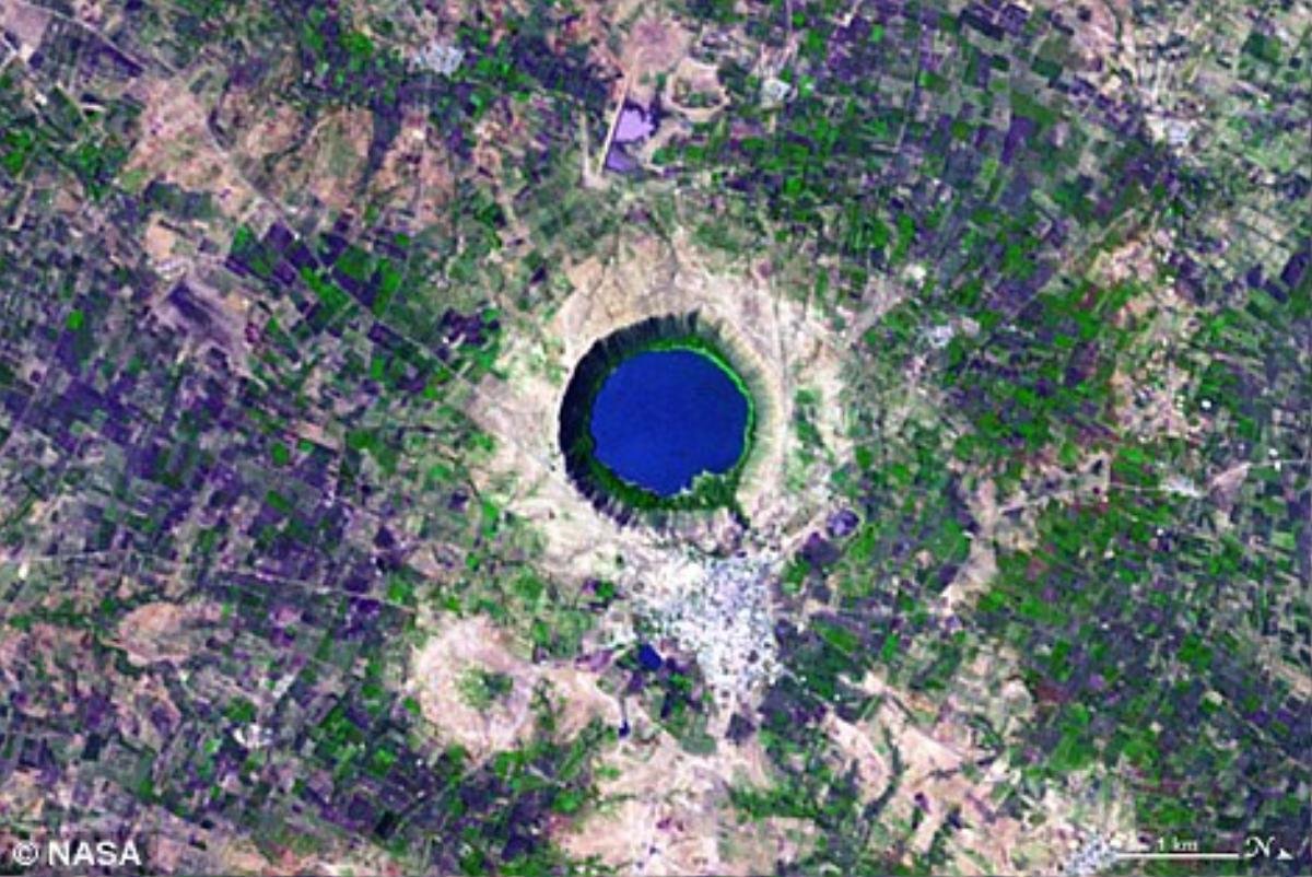 Chữ Q tìm thấy trên bản đồ vùng Lonar Crater ở Ấn Độ.