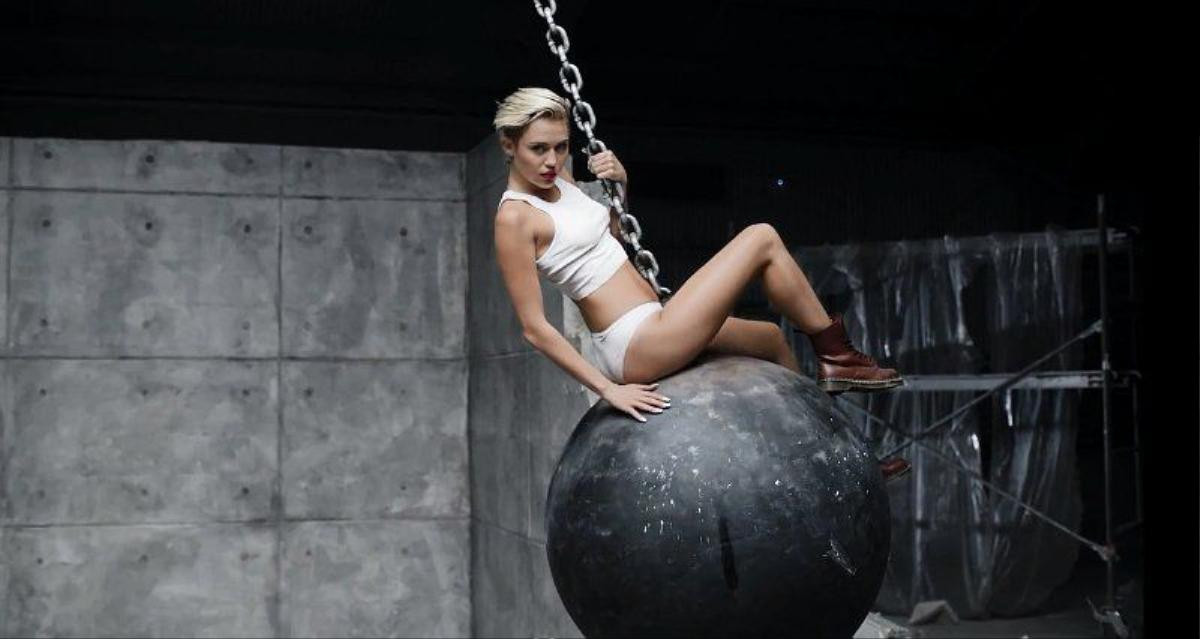 WreckingBallMiley1