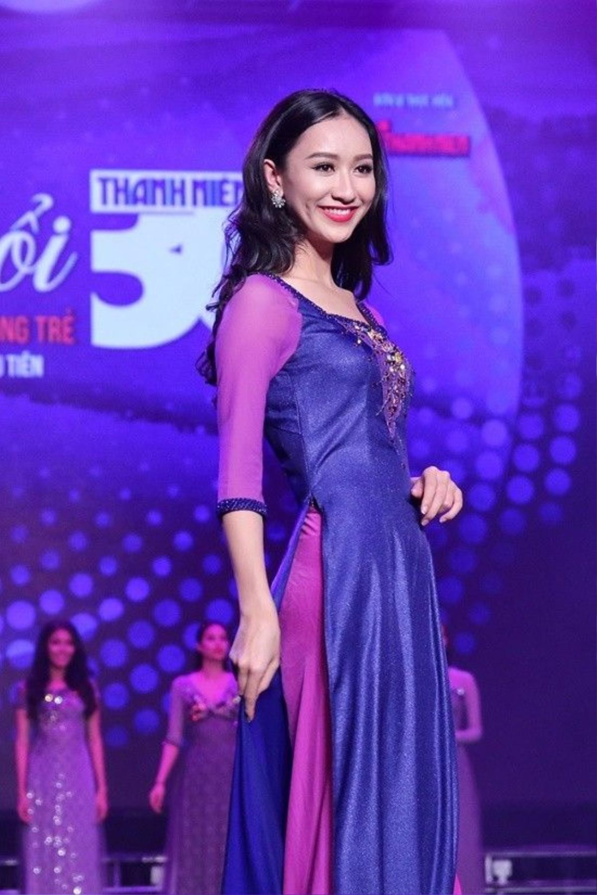 Á hậu Hà Thu.