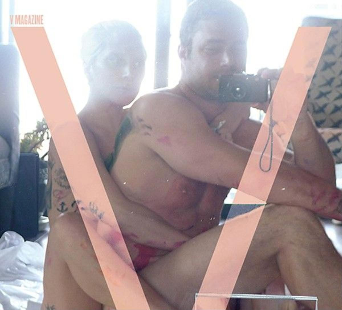 Lady Gaga và bạn trai Taylor Kinney trên trang bìa tạp chí W.