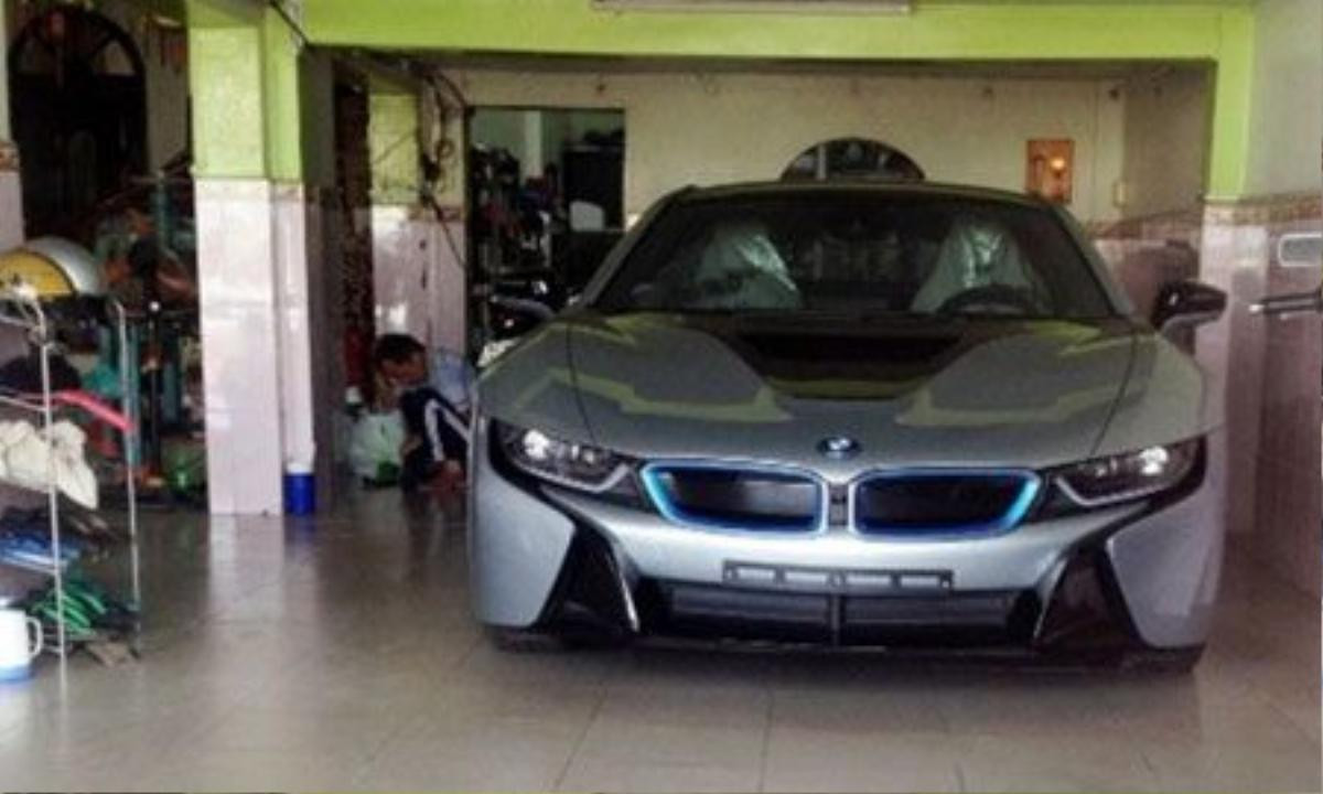 BMW-i82