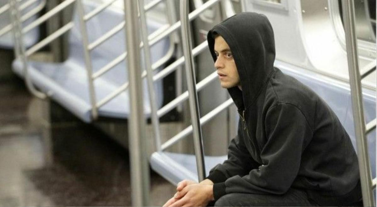 Rami Malek chinh phục khán giả với vai diễn thanh niên "sống ảo" của mình. 