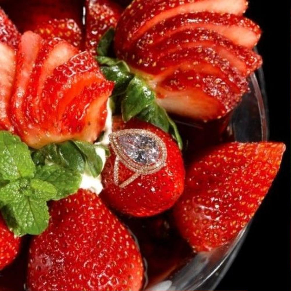 6-75998-strawberries-arnaud-1408037183