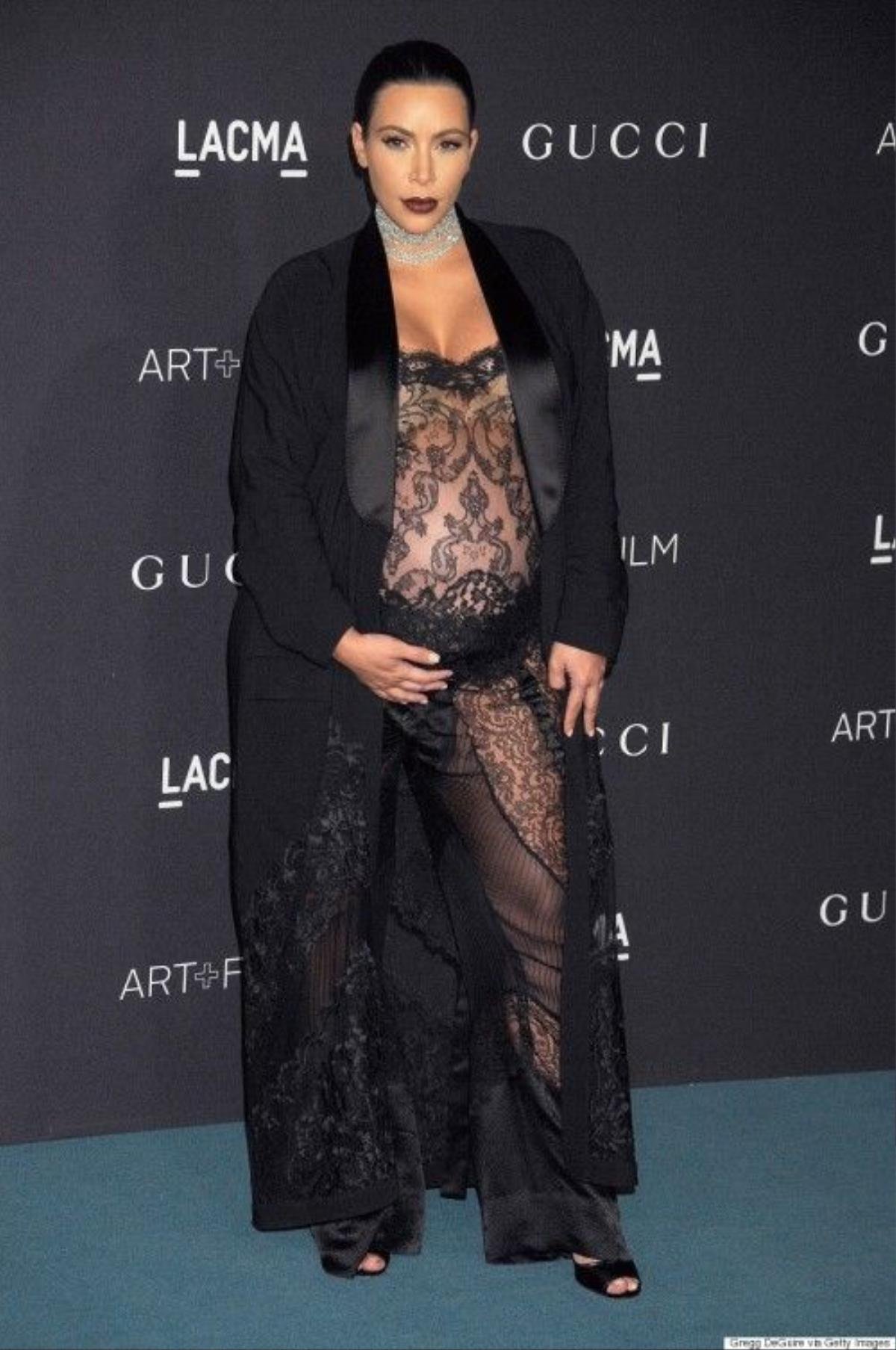 LOS ANGELES, CA - NOVEMBER 07: Kim Kardashian West arrives at the LACMA 2015 Art+Film Gala Honoring James Turrell And Alejandro G Inarritu, Presented By Gucci at LACMA on November 7, 2015 in Los Angeles, California. (Photo by Gregg DeGuire/WireImage)