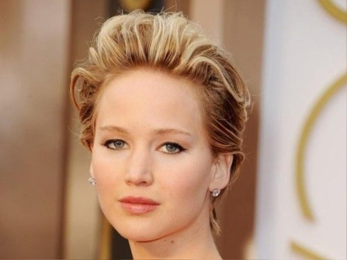 jennifer-lawrence-oscars-2014-academy-awards-ftr3