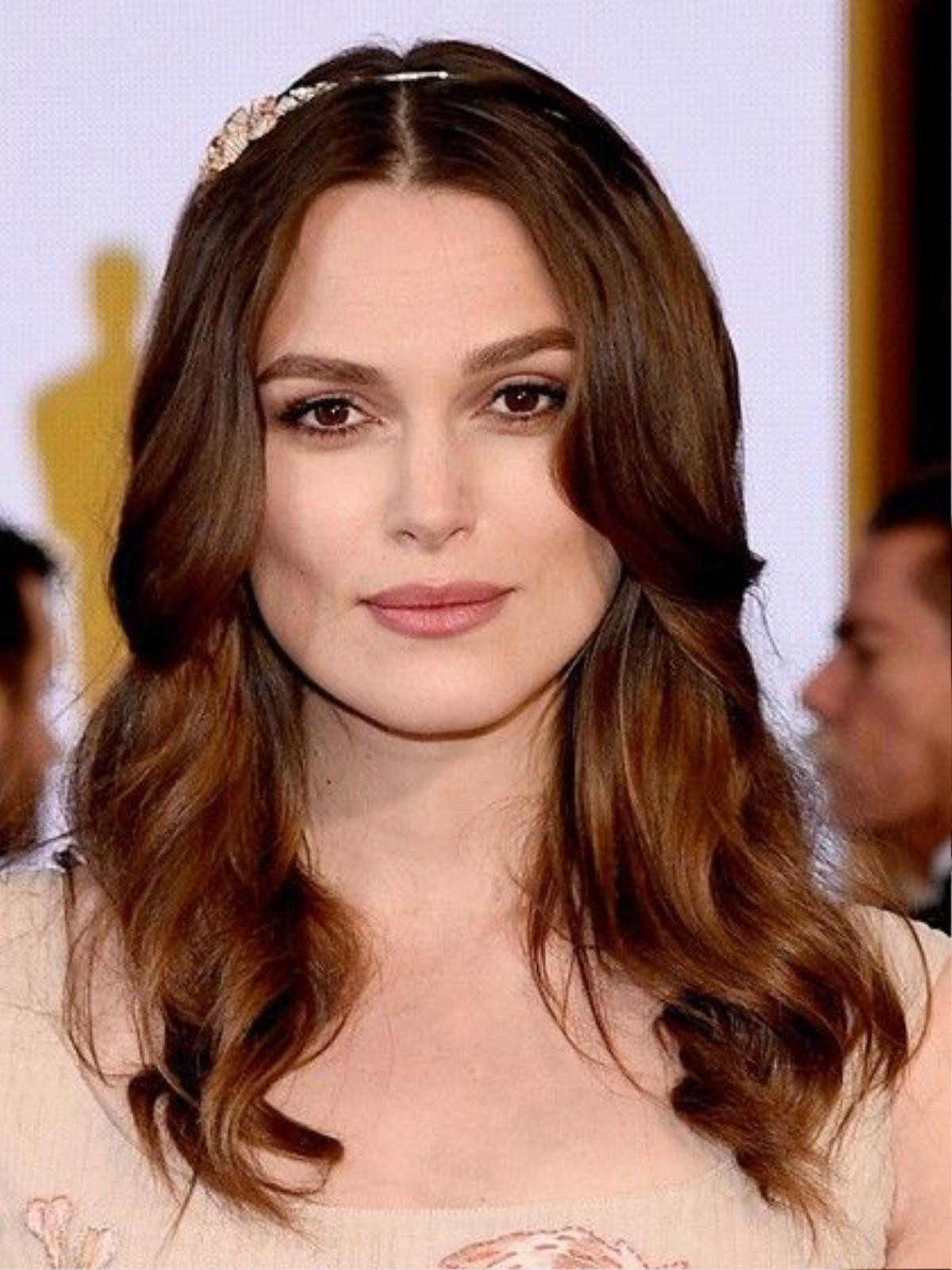 HOLLYWOOD, CA - FEBRUARY 22: Actress Keira Knightley attends the 87th Annual Academy Awards at Hollywood & Highland Center on February 22, 2015 in Hollywood, California. (Photo by Kevork Djansezian/Getty Images)