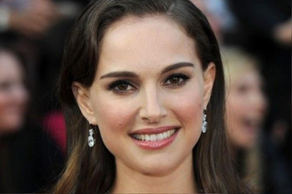 natalie-portman-em-dep-ava-165121732