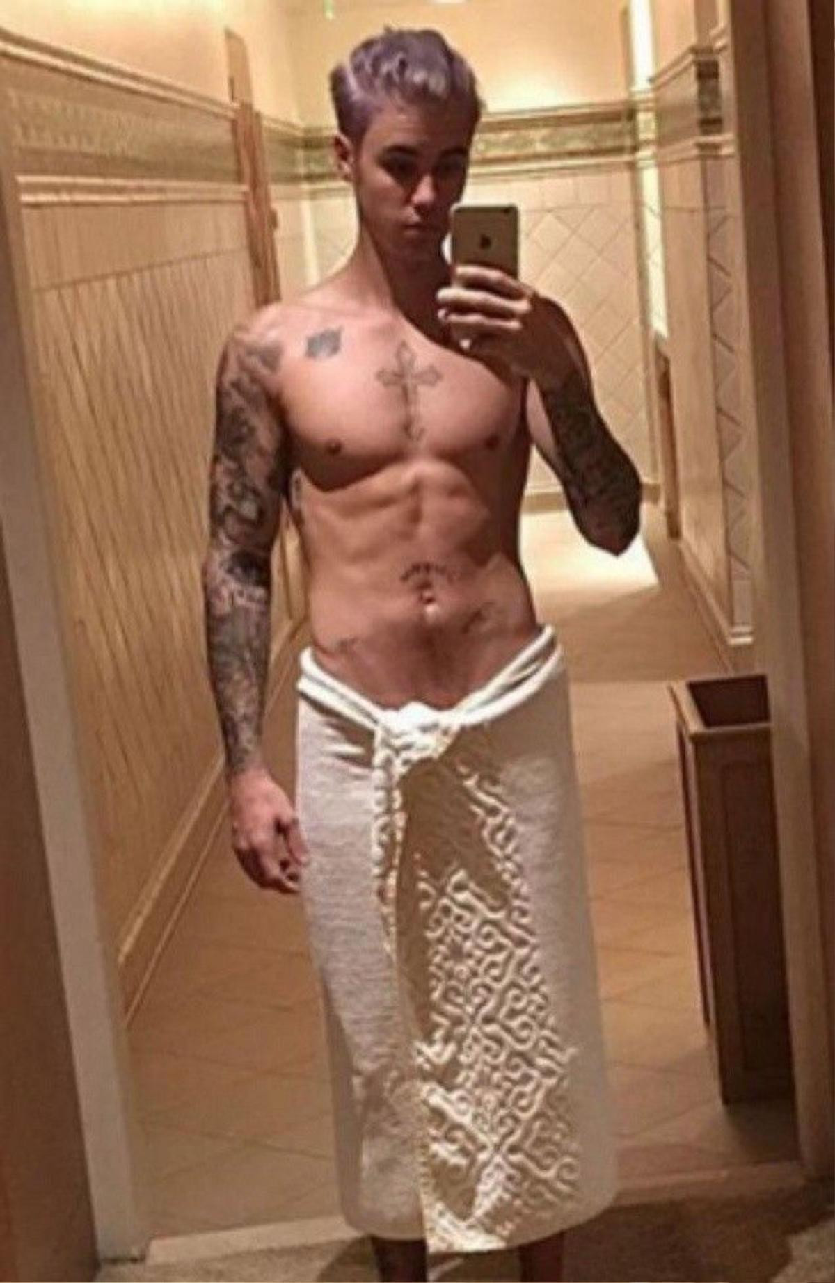 Ảnh selfie nóng bỏng mới đây của Justin Bieber.