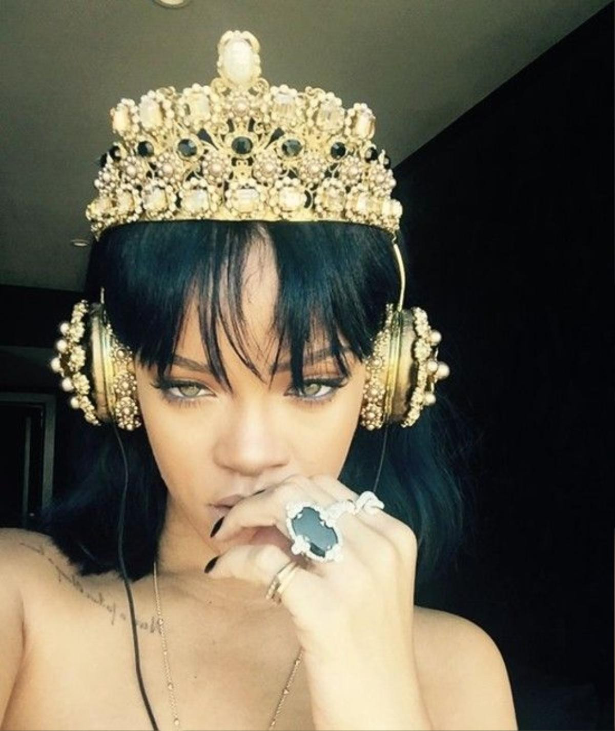 Bức hình trên Twitter xác nhận về việc đã hoàn tất "ANTI" của Rihanna.