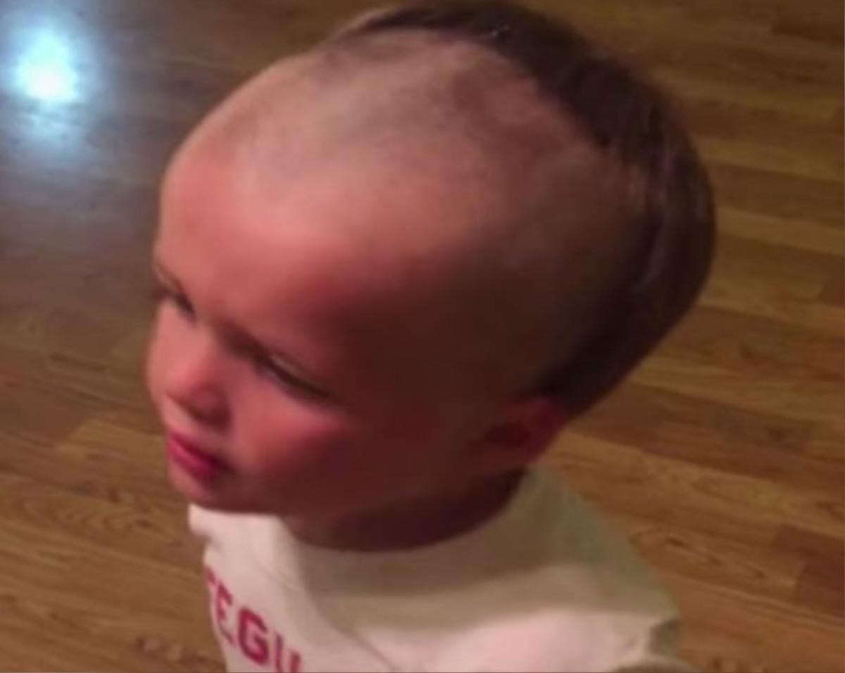 Toddler-steals-his-dads-razor-and-regrets-it