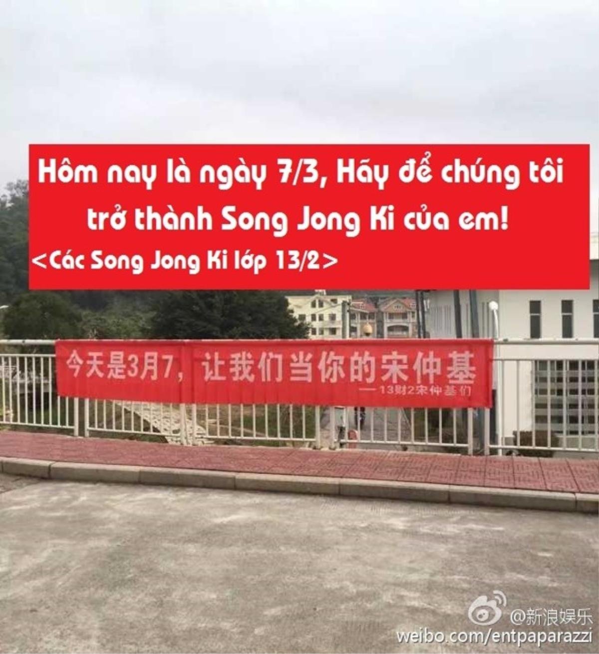 "Hôm nay là ngày mùng 7 tháng 3, hãy để chúng tôi trở thành Song Joong Ki của em"