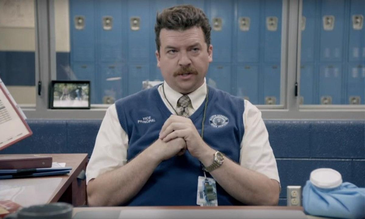 Tạo hình trong phim của diễn viên hài Danny McBride.