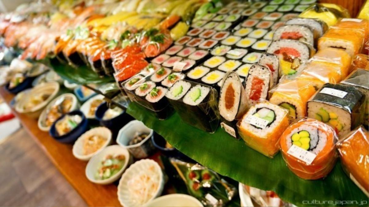 Những cuộn sushi nhỏ xinh này có giá từ 300 yên (tương đương 60.000 đồng).