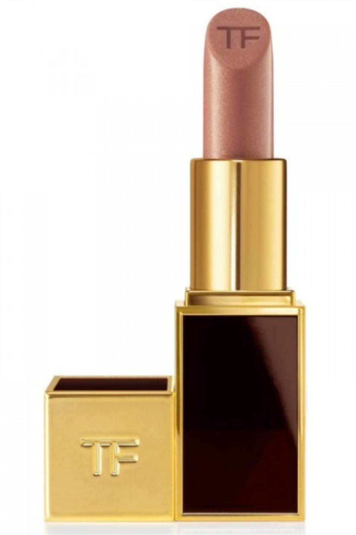 Son Tom Ford gần như chiến thắng trên mọi mặt trận vì độ mềm và cực kỳ nhiều sắc độ cho các bạn gái mỗi khi thoa lên môi.