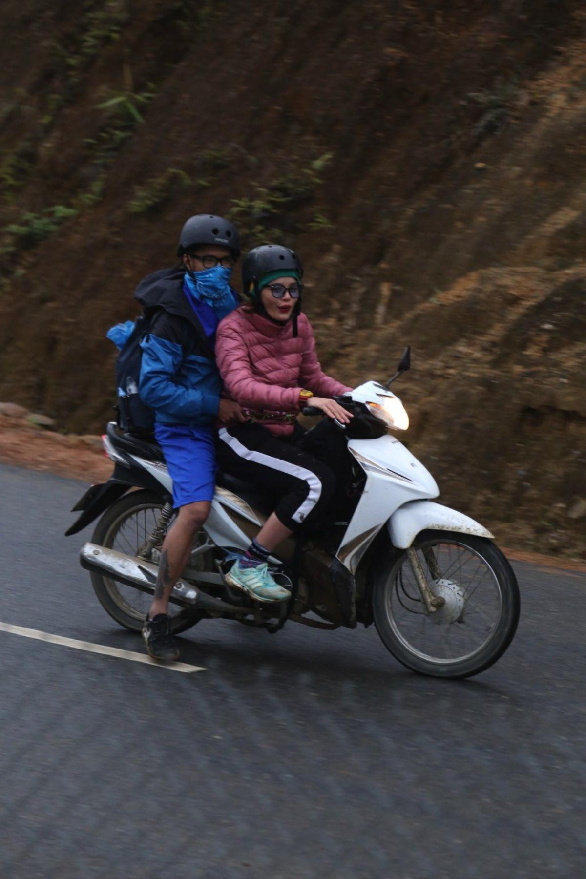 Cac doi dua trai nghiem chang dua tai Tu Le 17