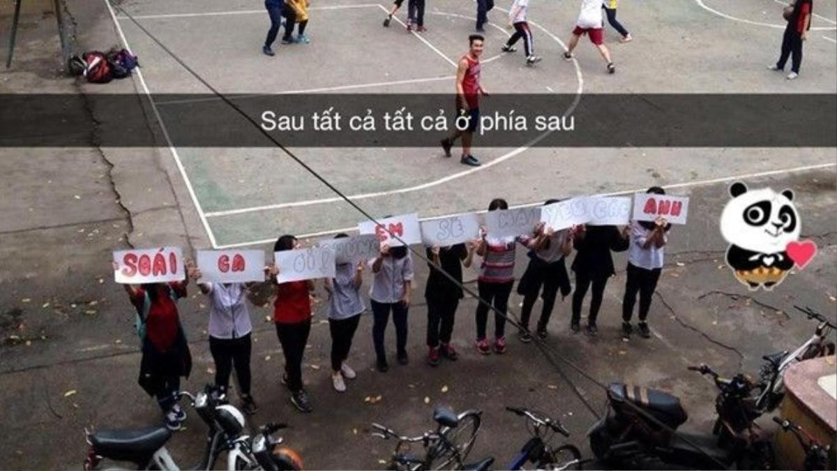 Banner "tỏ tình" đáng yêu của các cô gái Việt Đức. 