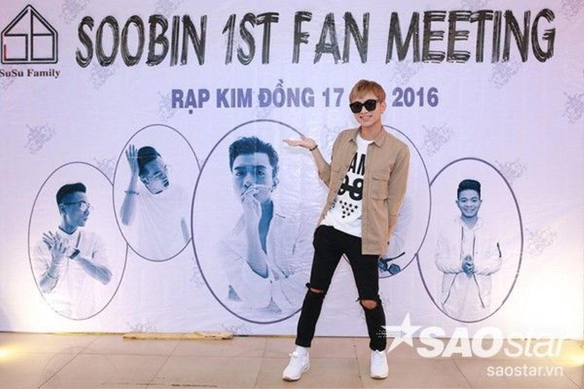 Soobin Hoàng Sơn có mặt ở buổi họp fan khá sớm. 