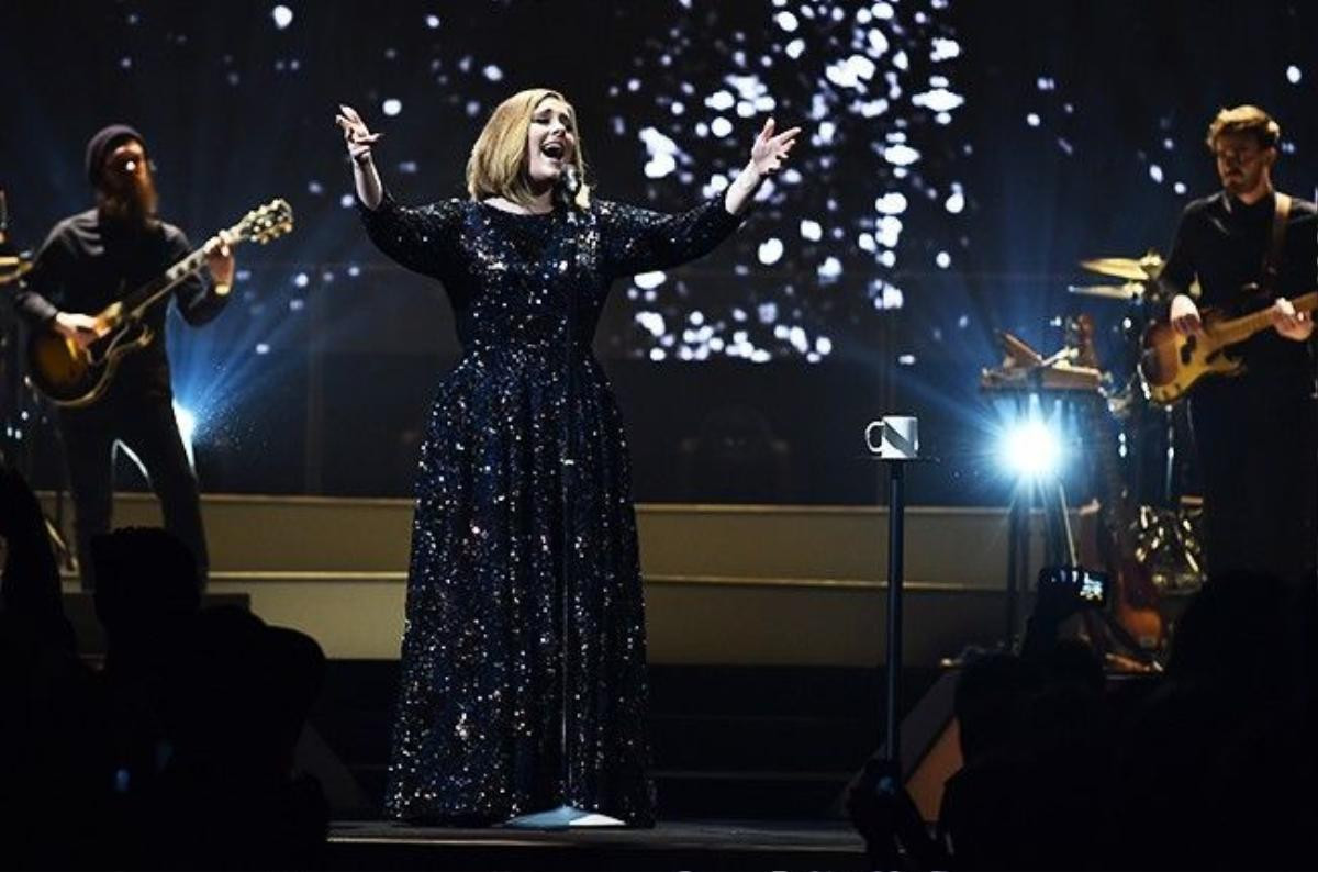 adele-tour-opener-2016-Belfast-Northern-Ireland-billboard-650