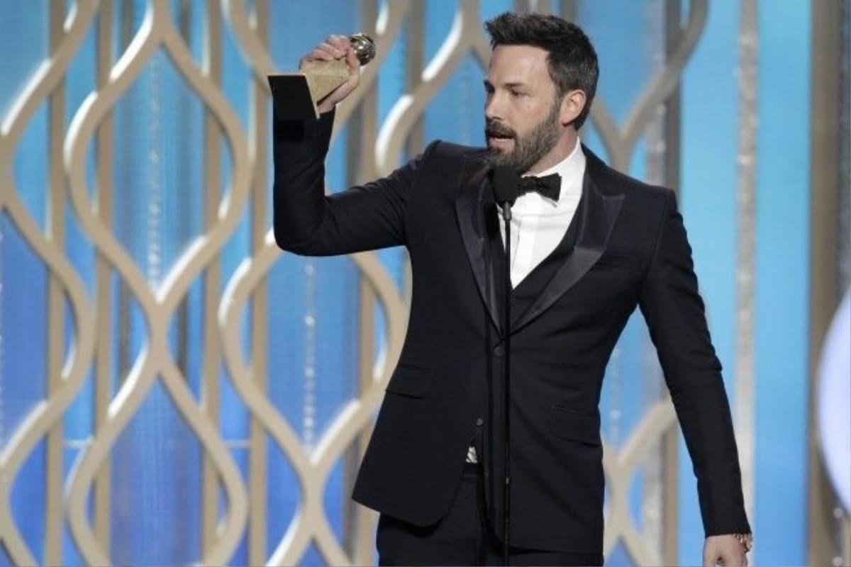 Ben-Affleck-got-emotional-while-accepting-his-award-thanking-his