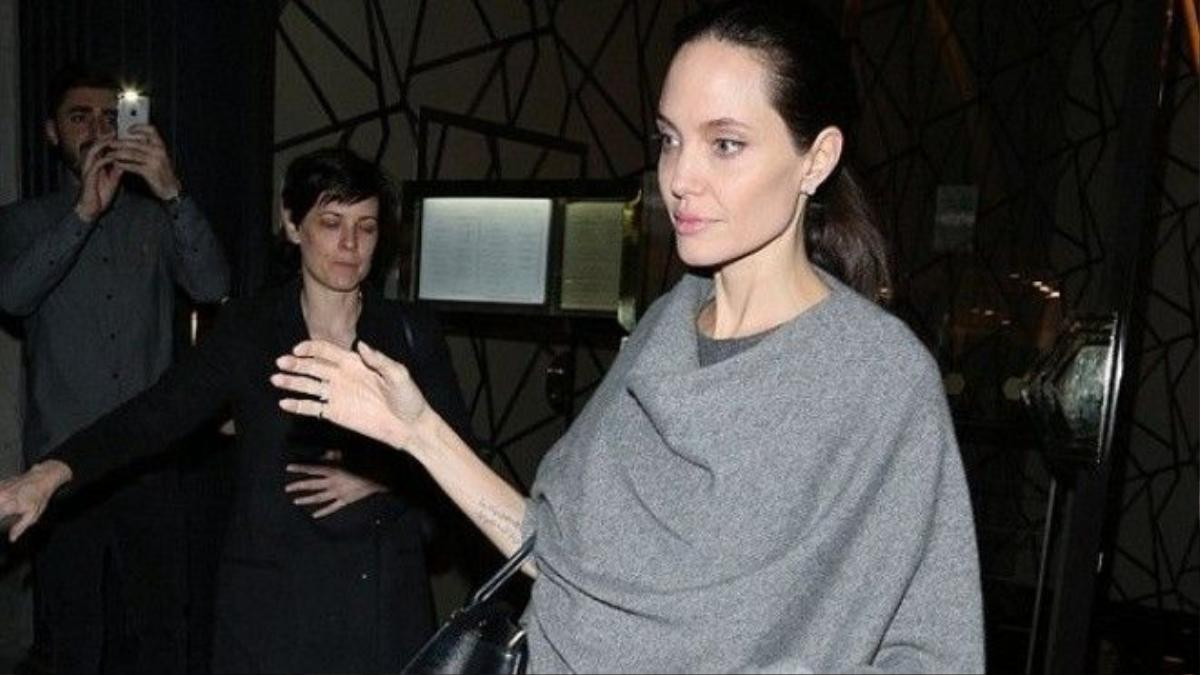 Angelina Jolie giảm sút sức khỏe ở mức độ báo động.