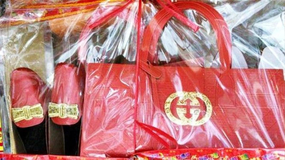 Hàng mã có logo Gucci xuất hiện nhan nhản trên thị trường Hong Kong 