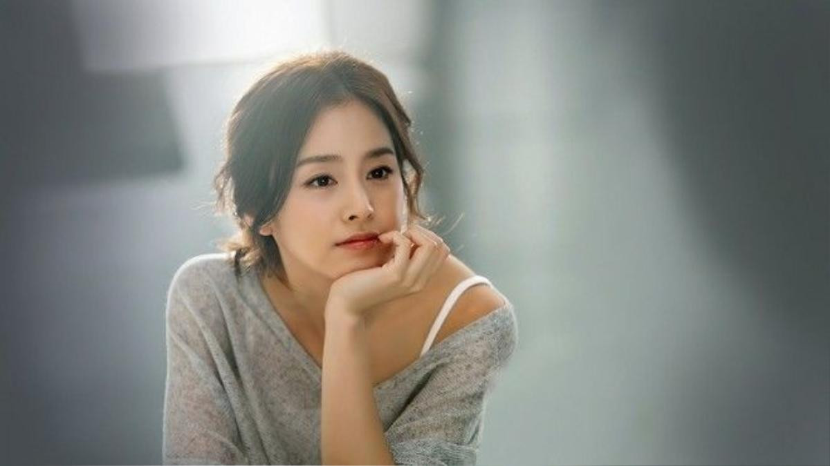 Rõ ràng. địa vị của Kim Tae Hee tòan toàn tỉ lệ nghịch với khả năng hóa thân đa dạng của cô.