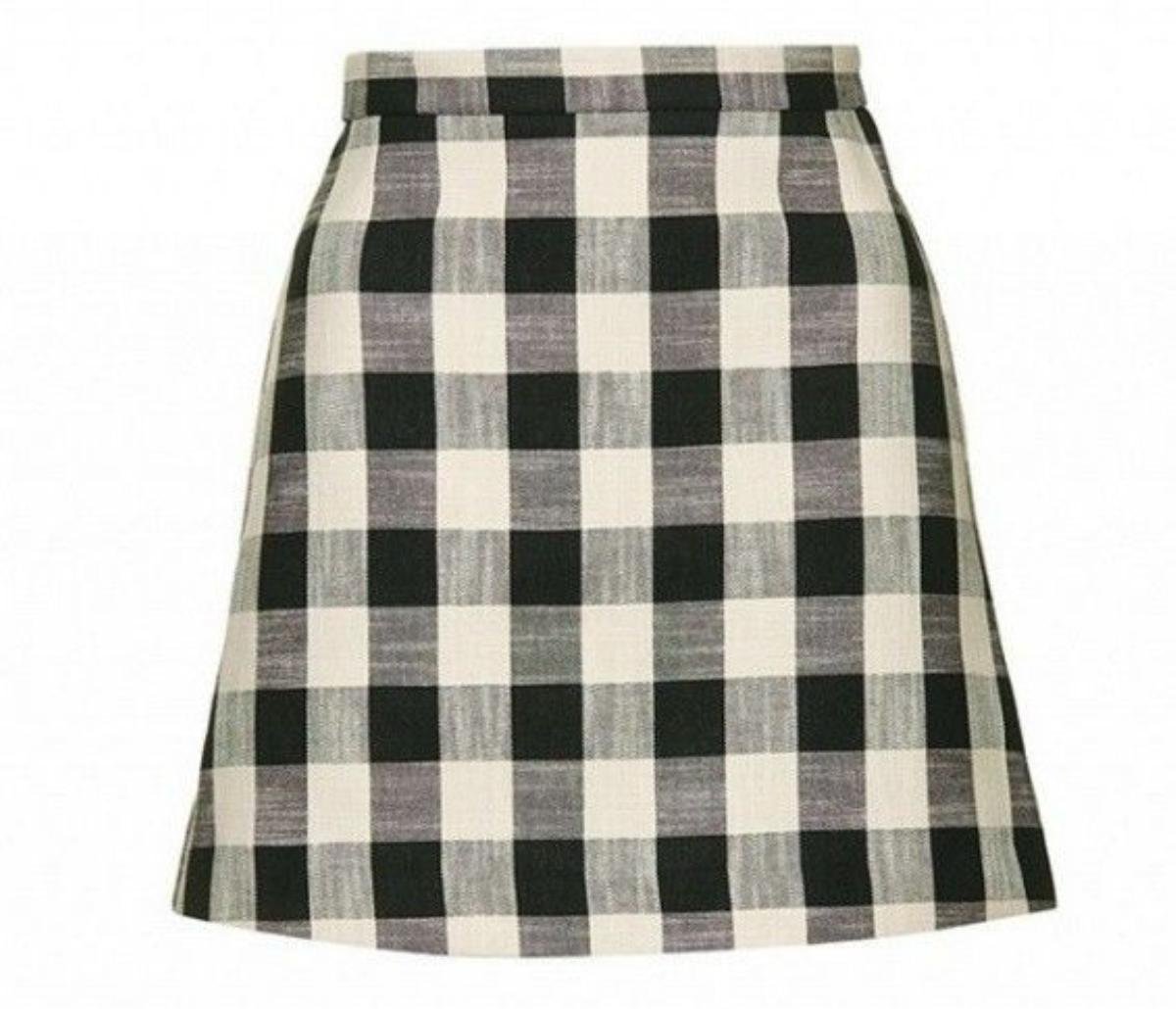 Chân váy mini Gingham kẻ ca-rô, có giá 68USD (1,5 triệu đồng).