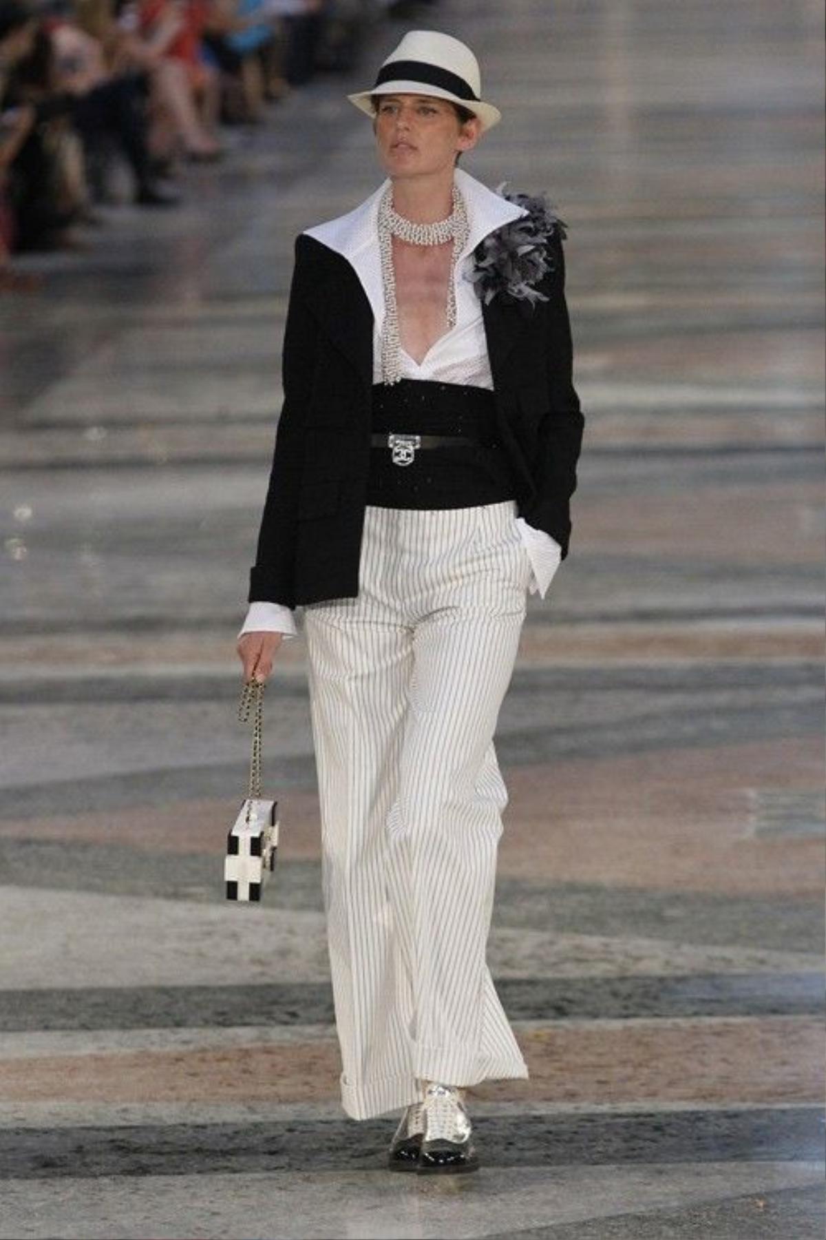 Stella Tennant, nàng thơ của Karl Lagerfeld.