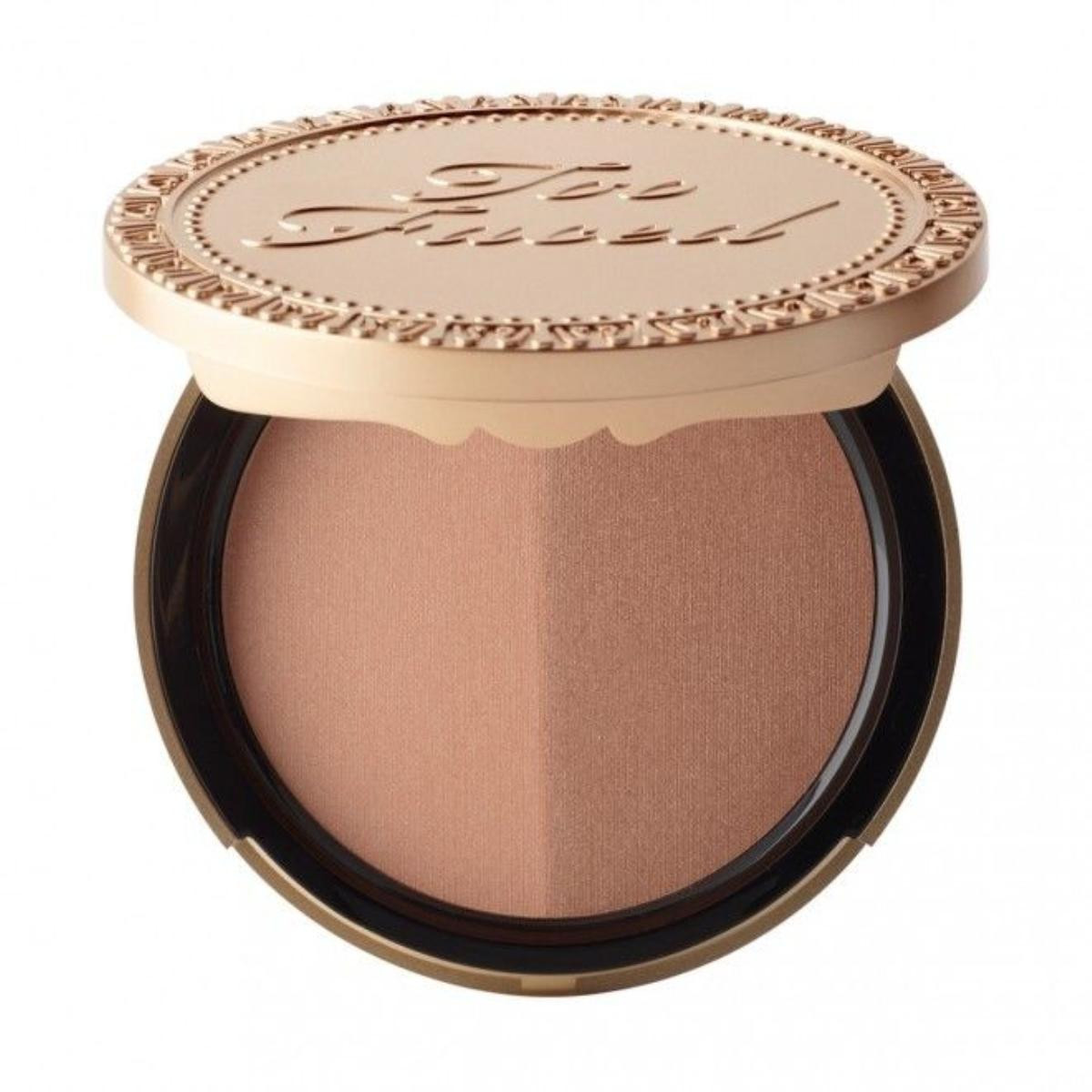 Too Faced là một trong các thương hiệu bronzer tạo khối bạn nên biết đến với tính năng làm cho các đường nét trên cơ thể bạn được rõ và sắc hơn.