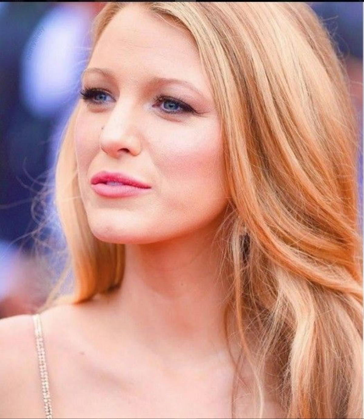 Người đẹp Blake Lively tỏa sáng trên thảm đỏ với tông hồng ngọt ngào.