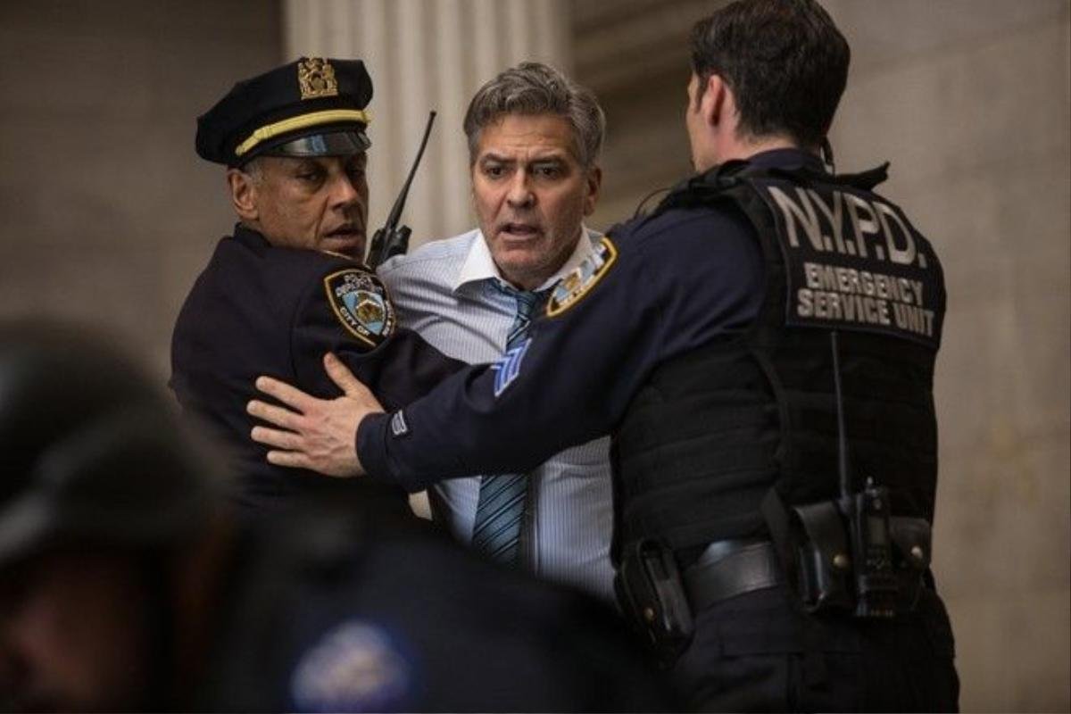 Money Monster do Jodie Foster làm đạo diễn, có sự tham gia của hai ngôi sao hạng A là George Clooney cùng Julia Roberts. Ảnh: Sony