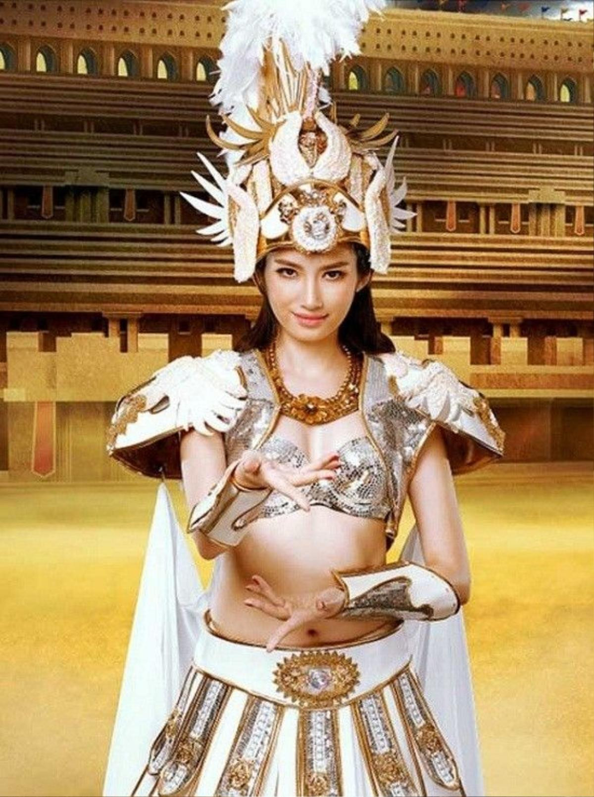 Hoa hậu Thời trang Miss Earth 2007 hóa thành nữ thần Athena, con gái của thần Zeus với nữ thần Methis. Athena là vị thần của nghề thủ công mỹ nghệ, trí tuệ đồng thời cũng là vị thần chiến tranh chính nghĩa. Vẻ ngoài khác lạ và ấn tượng của Trúc Diễm khắc họa sự uy lực của nữ thần Athena khi khuyến khích tinh thần chiến đấu của các dũng sĩ, cho họ sức mạnh, sự quyết tâm, lòng kiên định và lời khuyên lúc nguy nan.