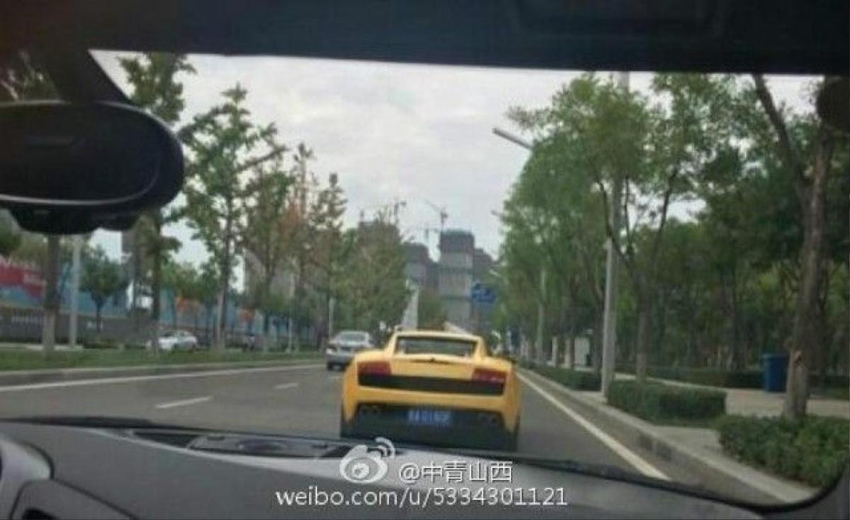 Chiếc Lamborghini Gallardo vàng tuyệt đẹp