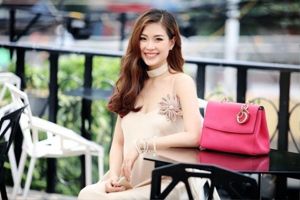 Cuộc sống của Diễm Trang rất bình yên và khiến nhiều người ngưỡng mộ, cô được ông xã yêu thương và chăm sóc hết mực. Bên cạnh đó, chồng cô cũng luôn ủng hộ vợ theo đuổi nghệ thuật. Ngoài việc chăm sóc gia đình và dưỡng thai.