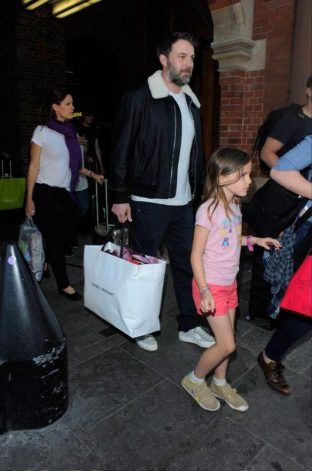 ** RESTRICTIONS: ONLY UNITED STATES, CANADA ** London, UK - London, UK - Jennifer Garner and Ben Affleck make their way through a crowded Eurostar after arriving from Paris. Jennifer Garner looks miserable as she arrives in London after a short trip to Paris with her kids and estranged husband, actor and director, Ben Affleck. AKM-GSI 8 MAY 2016 To License These Photos, Please Contact : Maria Buda (917) 242-1505 mbuda@akmgsi.com or Steve Ginsburg (310) 505-8447 (323) 423-9397 steve@akmgsi.com sales@akmgsi.com