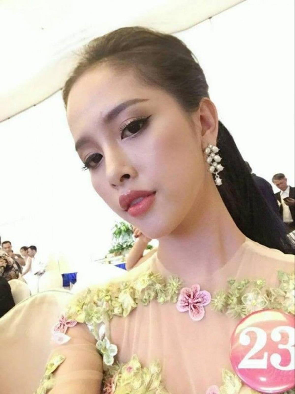 Trang PL cuối cùng cũng trở lại showbiz với cuộc thi Hoa khôi doanh nhân, gợi cảm với đôi môi hồng pastel ngọt ngào.